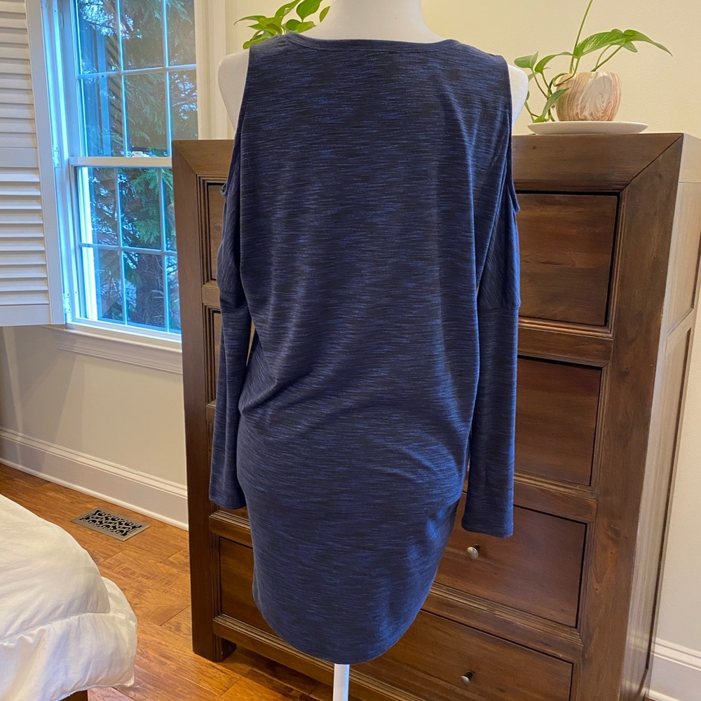 Dress - Picture 3 of 6